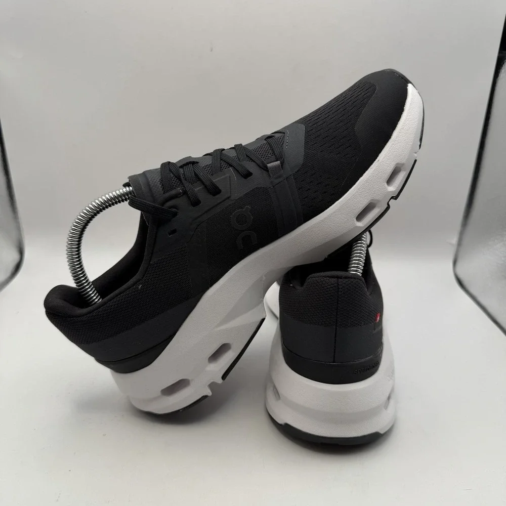 On‎ Women's Cloudpulse Sneakers Size 10 Black and White New
